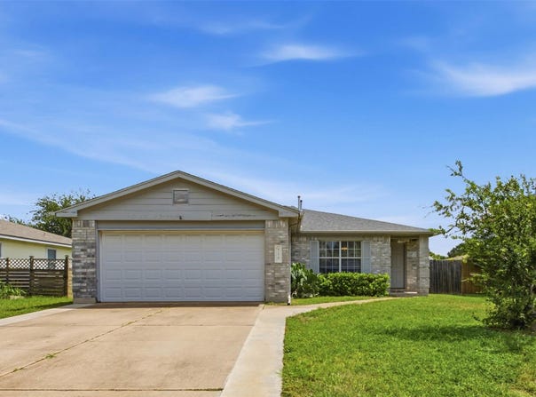 718 Blair Ave, Bastrop, TX 78602