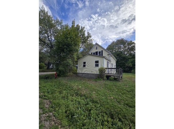 111 Prospect Street, Dexter, ME 04930