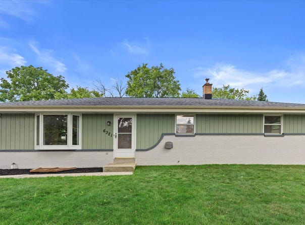 6321 N 121st St, Milwaukee, WI 53225