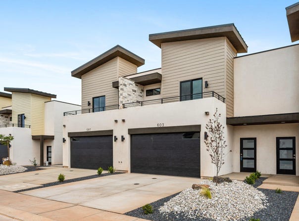 4124 S Baywood DR, Washington, UT 84780