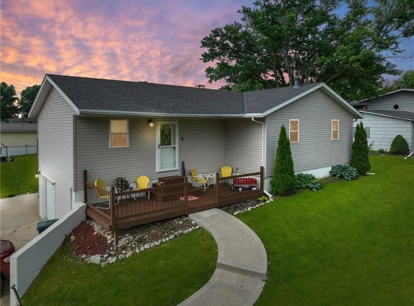 906 Maple Street, Marceline, MO 64658