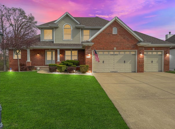 8834 Doubletree Drive N, Crown Point, IN 46307