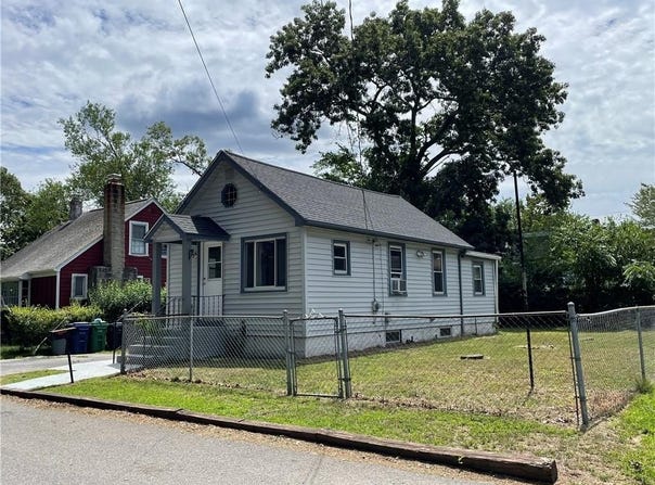 32 Salix Street, Warwick, RI 02889