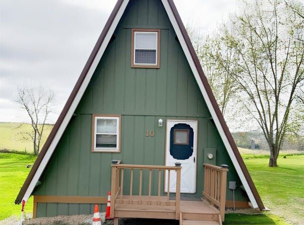 10 Galena Oak, ELIZABETH, IL 61028