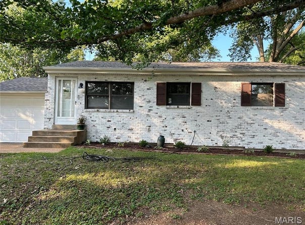 4119 Cornus Drive, St Louis, MO 63125