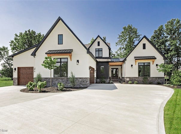 3041 Andrews Lane, Willoughby Hills, OH 44092