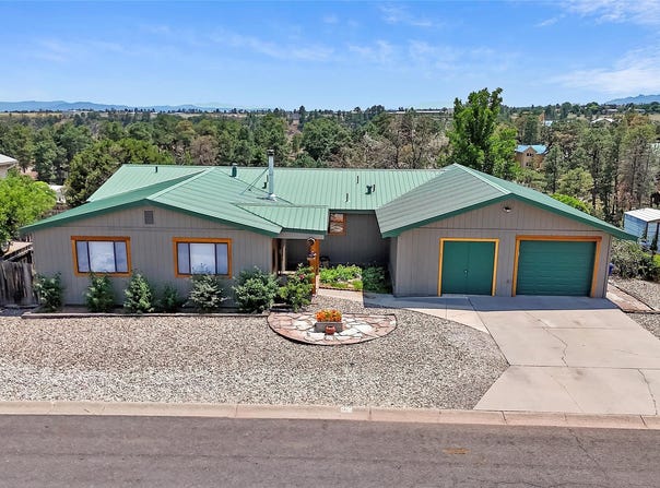 1043 Cheyenne, Los Alamos, NM 87544