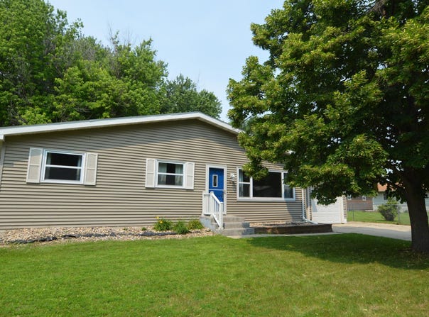 1214 S McCoy Street, Aberdeen, SD 57401