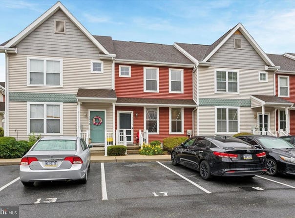 1076 MERCHANT ST #B-17, COATESVILLE, PA 19320
