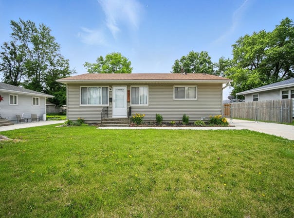 831 Jerlynn Avenue, Des Moines, IA 50313