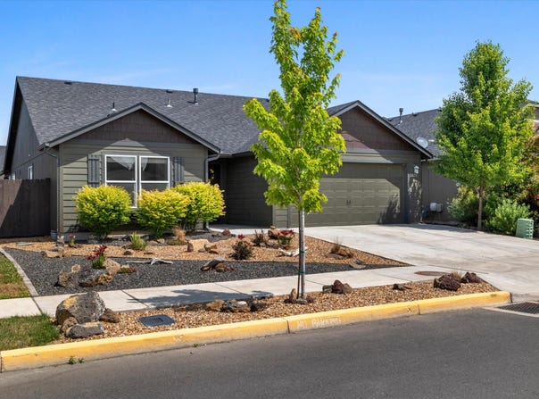 2471 NW Jackpine Lane, Redmond, OR 97756