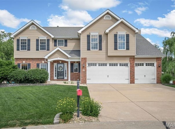 25 Jacobs Court W, St Peters, MO 63376