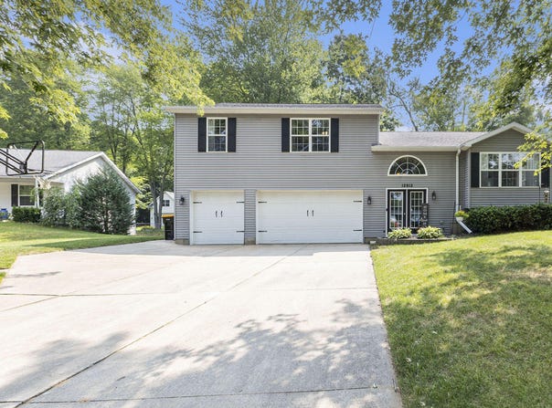 12912 Valley Drive Drive, Wayland, MI 49348