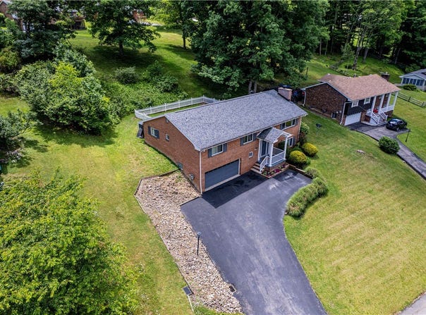 109 Westview Dr, Ligonier Twp, PA 15658