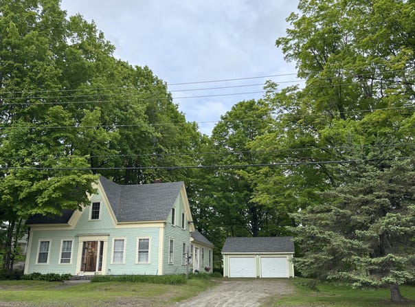 111 Town Farm Road, Farmington, ME 04938
