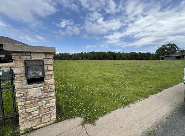 2250 Clubhouse Drive, Lake City, MN 55041