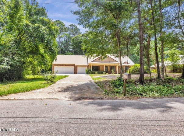 3516 N 5th Street, Ocean Springs, MS 39564