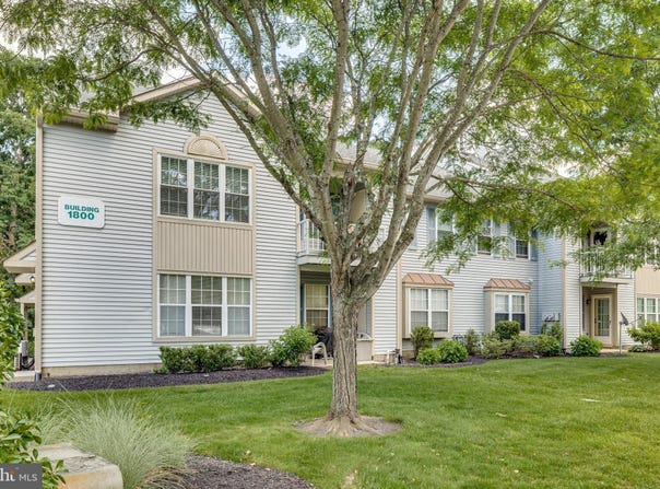 1804B DENHAM CT, MOUNT LAUREL, NJ 08054