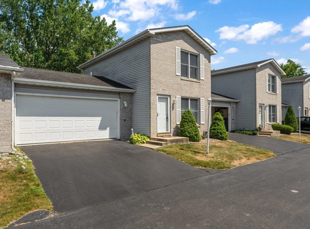 1021 Windsor Lane, Dyer, IN 46311