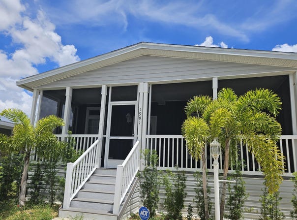 1991 Douglas Lane, Tarpon Springs, FL 34689