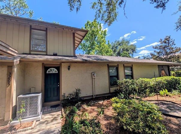 3205 DEER Court, BRANDON, FL 33511