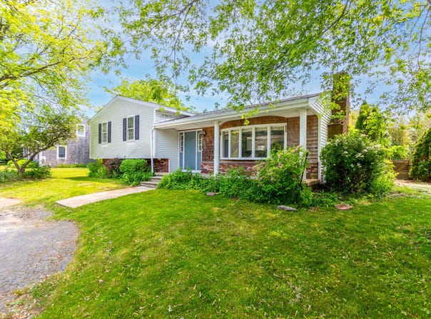 49 Broken Bow Lane, East Falmouth, MA 02536