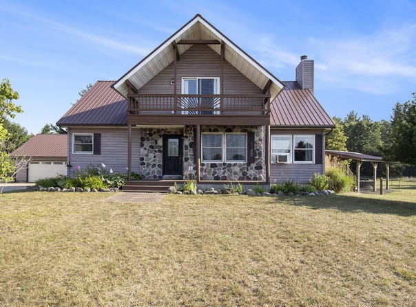 9322 E 56th Street, Newaygo, MI 49337