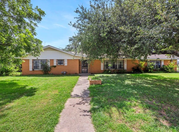 1213 Norbert ST, Marlin, TX 76661
