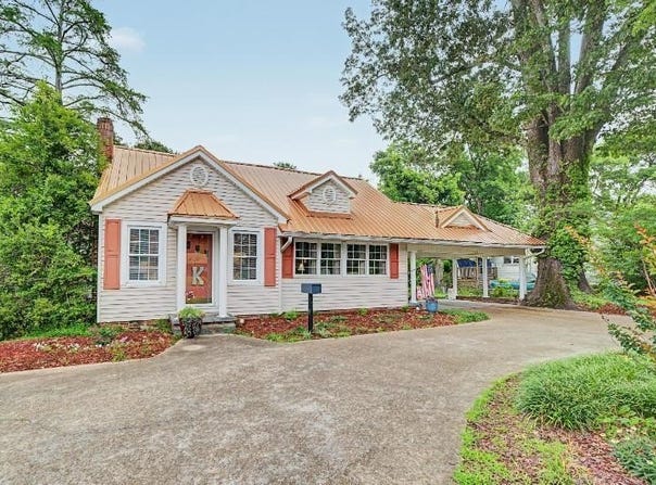 562 N Jackson St., Houston, MS 38851