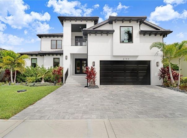 6104 LAGOMAR Lane, APOLLO BEACH, FL 33572