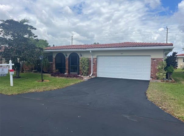 1271 NW 44th St, Deerfield Beach, FL 33064