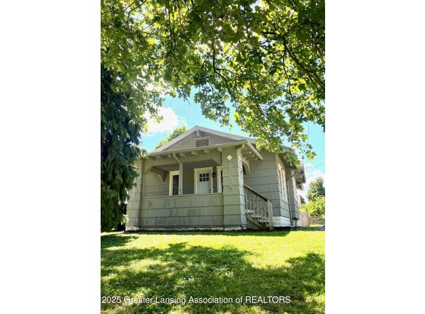 1919 N East Street, Lansing, MI 48906