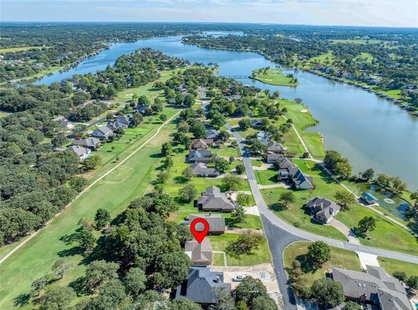 100 Pawnee Trail, Lake Kiowa, TX 76240