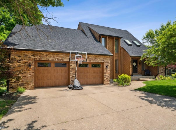 3212 Crystal Drive, Burlington, IA 52601