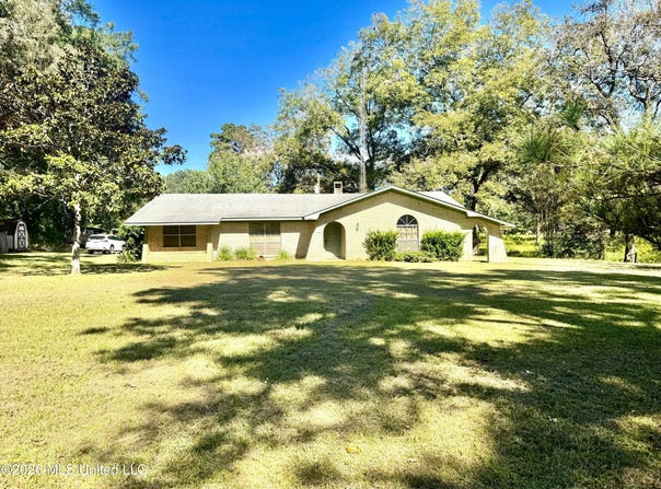 535 Airport Road, Natchez, MS 39120