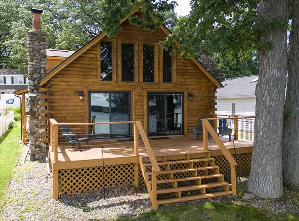 9715 Woodlawn Drive, Portage, MI 49002
