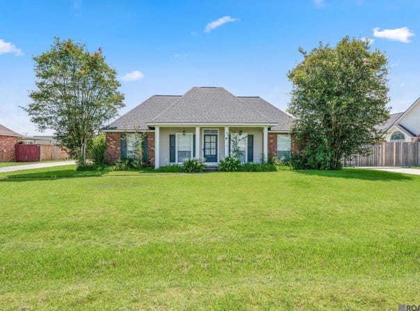 24610 Rolling Meadow, Denham Springs, LA 70726
