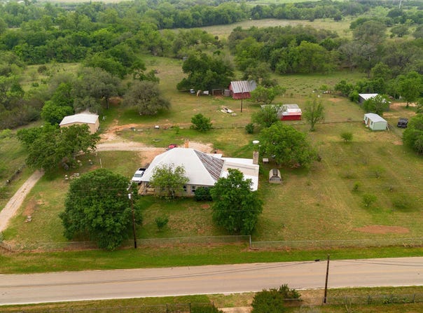 7866 County Road 404 Road, Spicewood, TX 78669-4021
