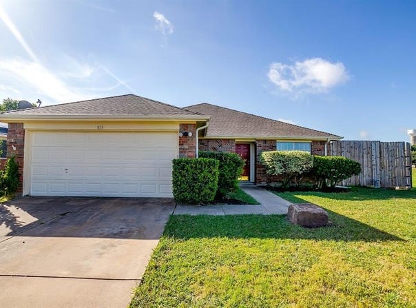 813 Sage Circle, Burleson, TX 76028