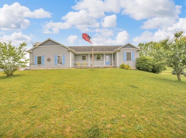 2850 144th Avenue, Dorr, MI 49323