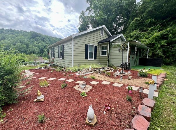 55 Dawson Branch, Hindman, KY 41822