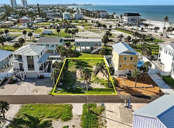 130 Mid Island, FORT MYERS BEACH, FL 33931