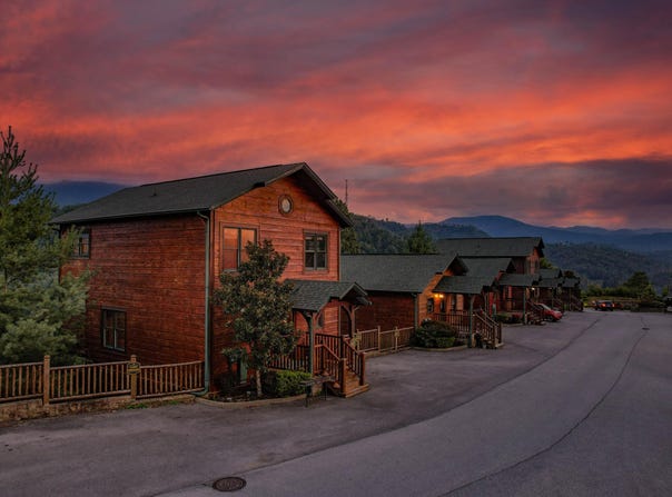 648 Park Vista Way, Gatlinburg, TN 37738