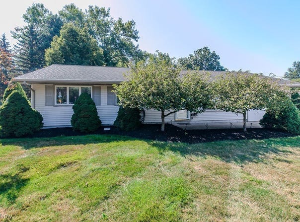 6159 Cambridge Park Drive, Mentor, OH 44060