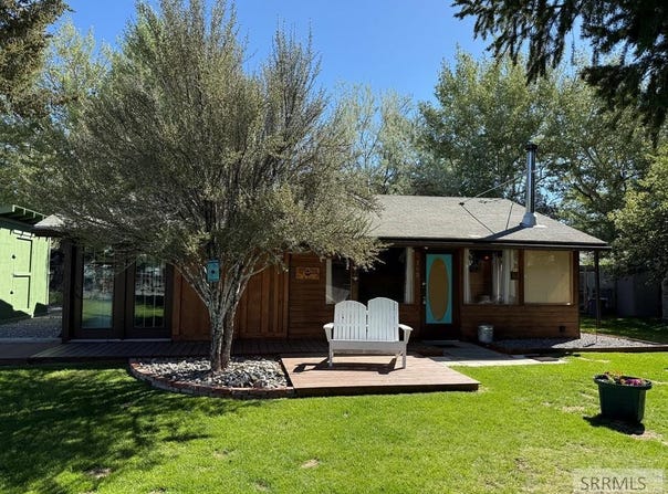 708 Forest Drive, Mackay, ID 83251