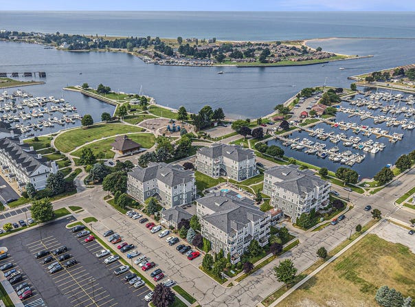 200 S Robert Street, Ludington, MI 49431