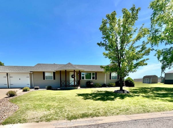 203 Evans St, Ellsworth, KS 67439