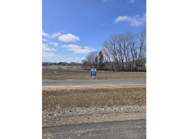 890 BLACK SWAN Drive, MENASHA, WI 54952