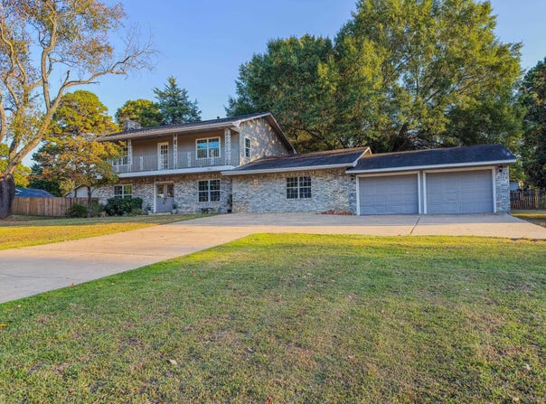 213 N Shore dr Circle, Russellville, AR 72802