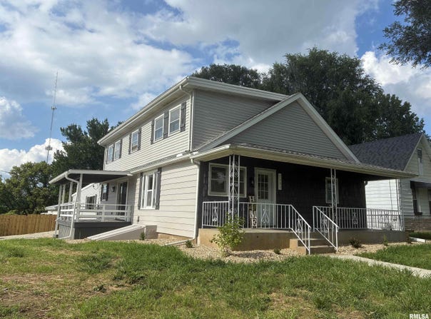 1603 CENTER Avenue, Quincy, IL 62301